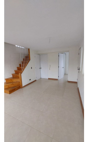 Casa Remodelada En Condominio Las Flores (3d-2b) - Peñaflor