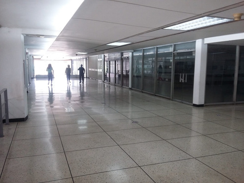 Imagen 6 de 18 de Se Vende/alquila Local En El Cc Parque Humboldt / 88m2 / 2b / 2pe