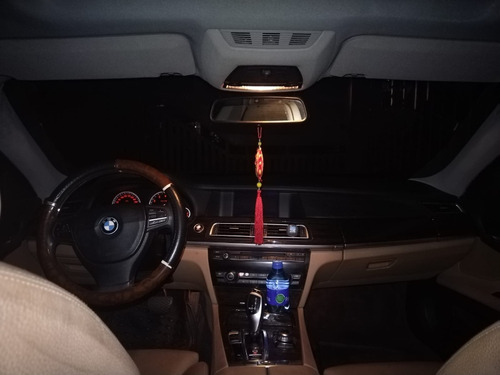 Imagen 2 de 4 de Bmw 740i .