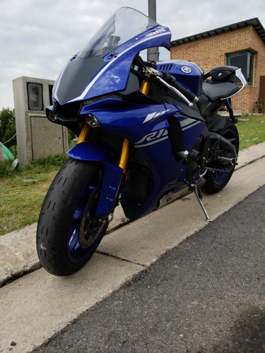 Yamaha R1