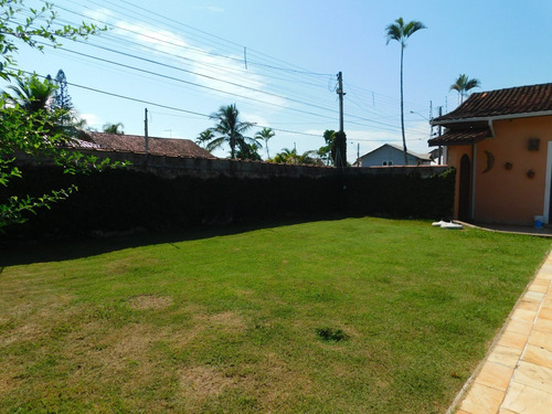 Casa Com Piscina À Venda No Turístico Em Peruíbe - Litoral.