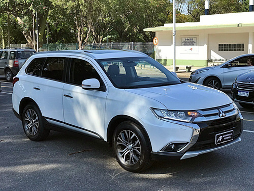 Imagen 2 de 15 de Mitsubishi Outlander 2.4 Gls 4wd 7a At 2016