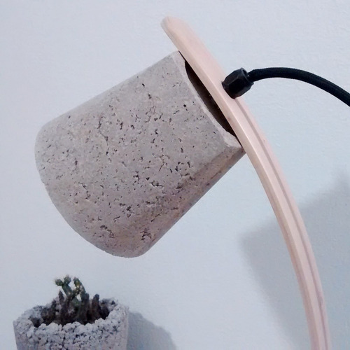Imagen 3 de 6 de Lampara De Escritorio Led Cemento Y Madera Diseño