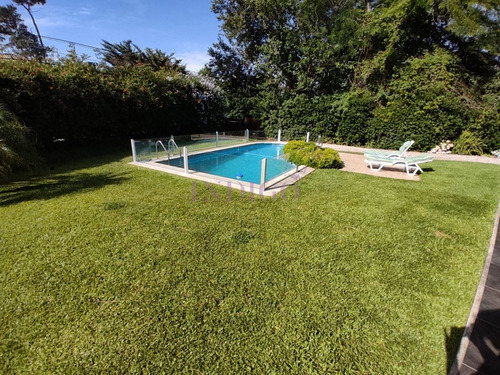 Imagen 24 de 30 de Casa Con 3 Dormitorios, 2 Baños Mas Dependencia, Piscina Y Parillero! - Punta Del Este Marly