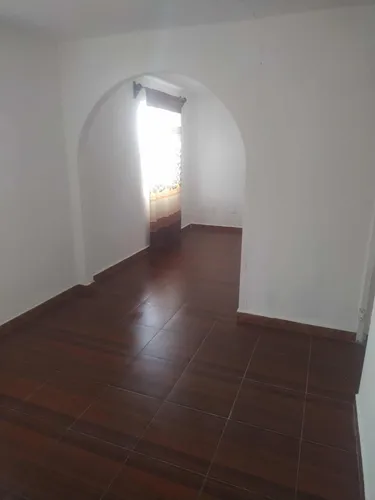 Casa Muy Amplia Ya Que Son Dos Unidas Por Dentro.