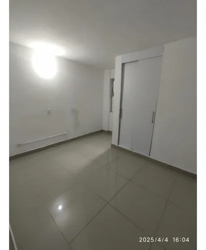 Local En Alquiles En Medellin - La Floresta