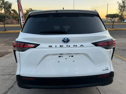 Toyota Sienna 3.5 Le At