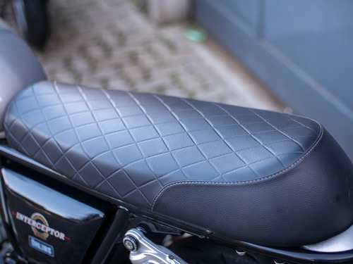 Imagen 16 de 20 de Royal Enfield Interceptor 865 Silver Customizada