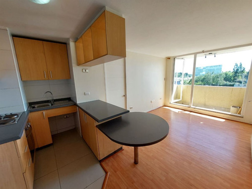 Depto En Arriendo De 2 Dorm 2 Baños. Lomas San Andres