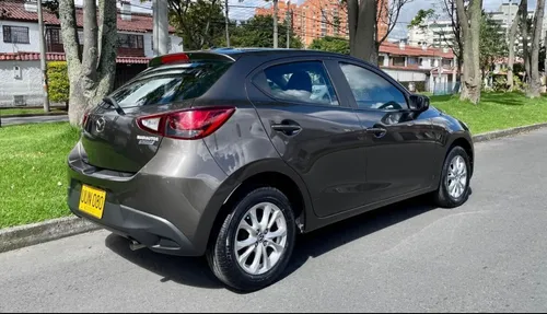 Mazda 2 Automatico