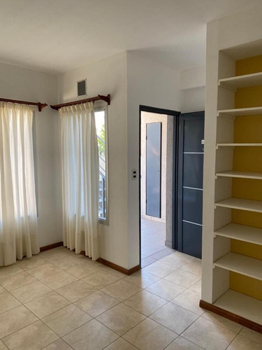 Imagen 6 de 11 de Excelente Departamento Con Cochera