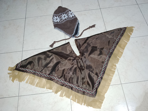 Poncho Tafeta Marrón Triangular Con Gorro Lana Niño Disfraz 