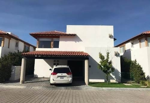 Hermosa Residencia En Lomas Del Campanario, Jardín, 3recs