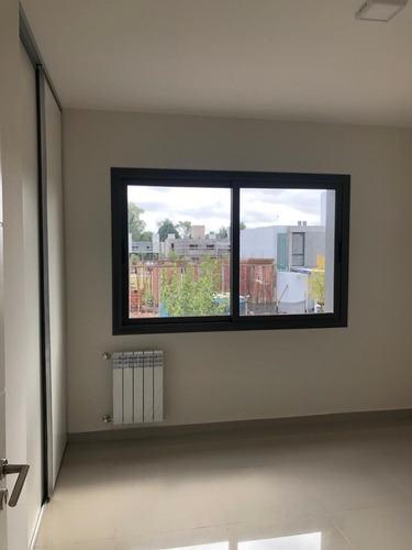 Imagen 10 de 30 de Greenville 2, Duplex En Venta De 3 Dormitorios, Cochera Doble, Patio Con Asador