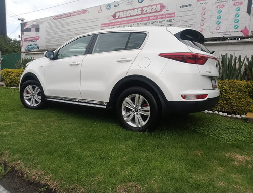 Kia Sportage 2.0 Lx At