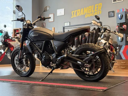 Ducati Scrambler Icon Dark 2025