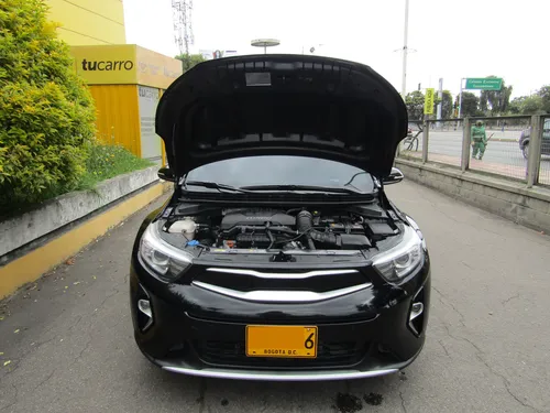 Kia Stonic 1.0 Zenith Hybrid MT