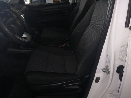 Toyota Hilux 2.8 Cabina Doble Base Mt