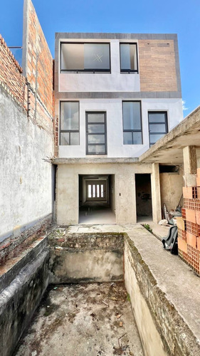 Manuel Torres Vende Casa Financiada Urb Valle Arriba