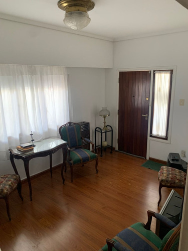 Casa 4ambientes Laprida 1667