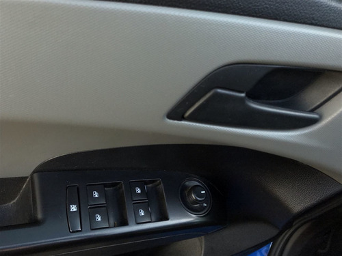 Imagen 12 de 15 de Chevrolet Sonic 4 Puertas