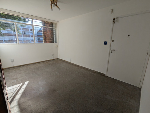 Imagen 2 de 14 de Departamento De 2 Dormitorios Muy Bien Ubicado!!! A Metros De Rambla Y Shopping En Buceo