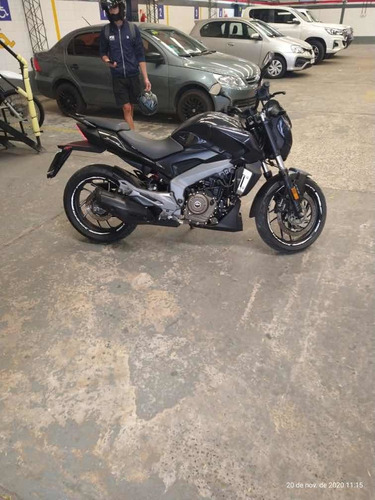 Bajaj Dominador