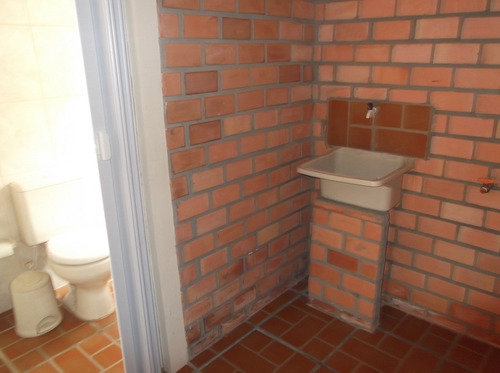 Imagem 18 de 19 de Casa Para Venda, 2 Dormitórios, Medianeira - Porto Alegre - 1188
