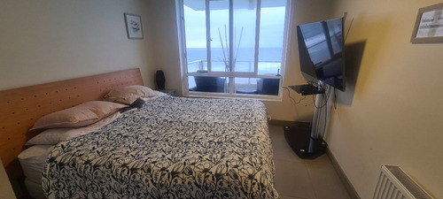 Se Vende Amplio Duplex En Laguna Del Mar Con 2 Dormitorios!