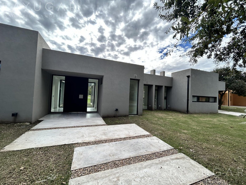 Venta - Casa A Estrenar / Barrio San Joaquin / Exaltación De La Cruz