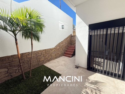 Ph En Venta De 5 Ambientes Con Cochera - Villa Ballester
