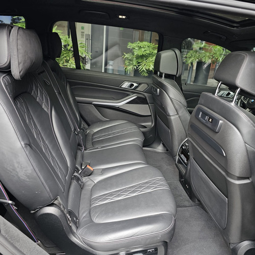 BMW X7 4.4 V8 M50I