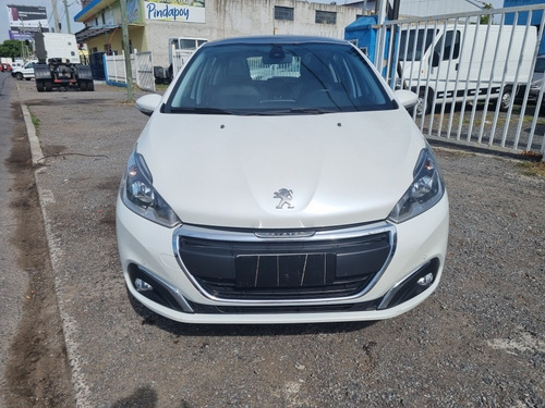 Imagen 5 de 18 de Peugeot 208 2016 1.6 Feline