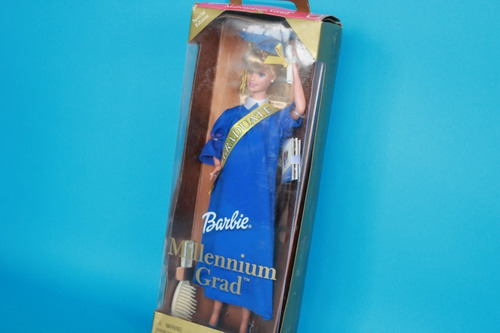 Barbie Millennium Grad 1999 Mattel (Usado)