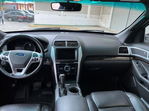 Imagen 9 de 14 de Ford Explorer Limited 4x4