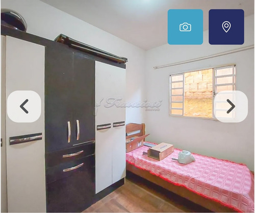 Casa Com 4 Cômodos,laje,piso Frio,edicula Com Churrasqueira.