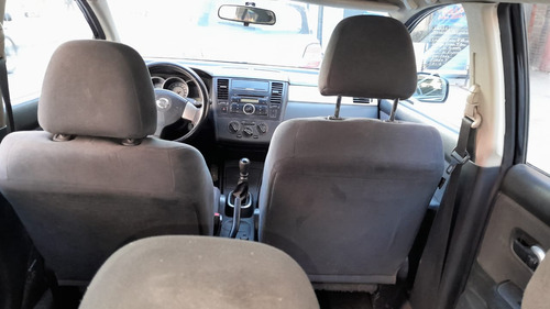 Nissan Tiida 1.8 Visia