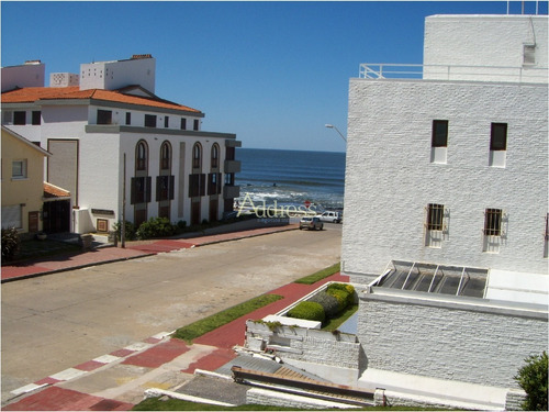 Imagen 2 de 11 de Amplio Apto Un Dorm , Balcon Con Vista Al Mar - Ref: 202