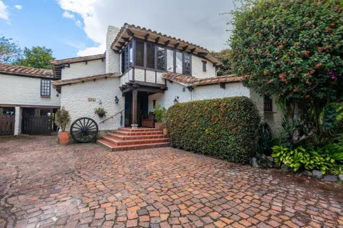 Casa En Arriendo/venta En Calatrava. Cod A12434