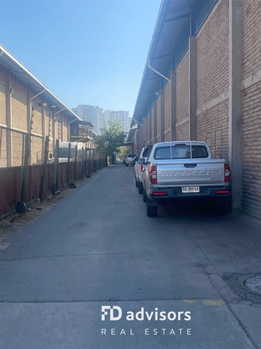 Arriendo De Bodega 1.947 M2 - Macul