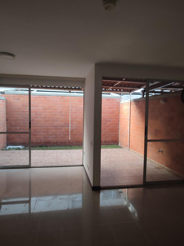 Venta Casa Condominio En Ciudad Country, Jamundí 15.