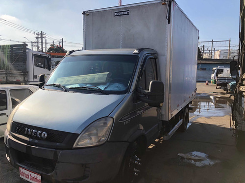 Imagem 3 de 14 de Iveco Daily 70c16