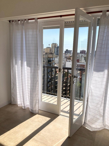 Imagen 2 de 14 de Departamento 2 Ambientes Con Dependencia En Venta En Mar Delplata