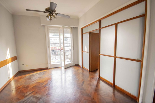 Departamento De 3 Ambientes Dependencia Apto Profesional En Alquiler, En Martínez.