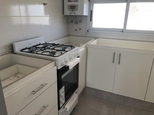 Imagen 3 de 9 de Departamento En Moron Monoambiente Con Cochera Y Baulera- A Estrenar