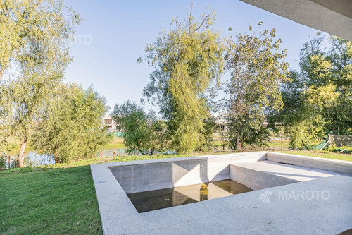 Imagen 14 de 30 de Casa En Venta En El Canton - Maroto Propiedades