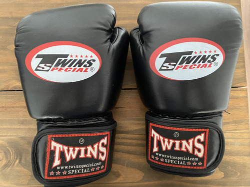 Guantes Twins Special 12 Oz Negro Casi Nuevo 12oz (Usado)