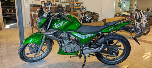 Imagen 4 de 5 de Benelli Tnt 15 + Casco