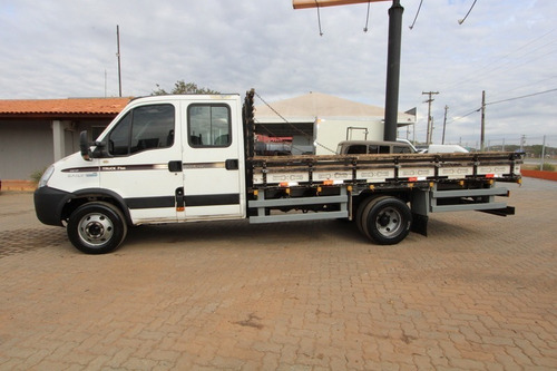 Imagem 7 de 25 de Iveco Daily 70c17 Cabine Dupla Único Dono