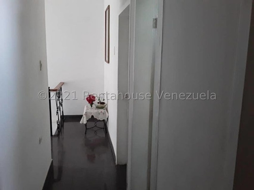 Imagen 2 de 13 de Townhouse En Un Conjunto Privado Con Ubicación Estratégica. Mls 22-14951 04120656408